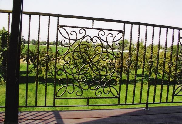 Custom iron fence and gate combination built in Nampa, Idaho